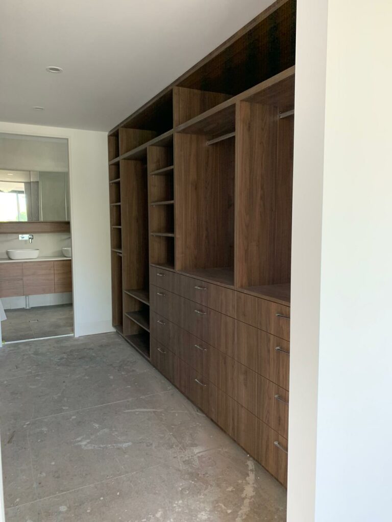 walk in wardrobes design3 768x1024