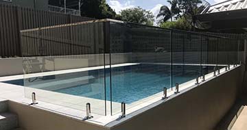 glass pool fence