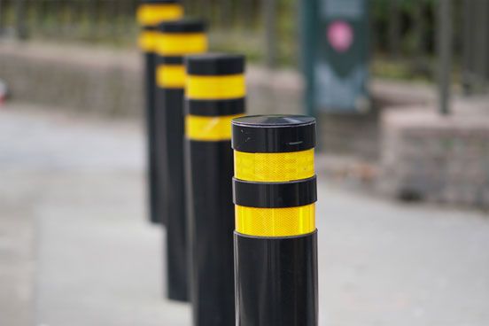 bollard 1