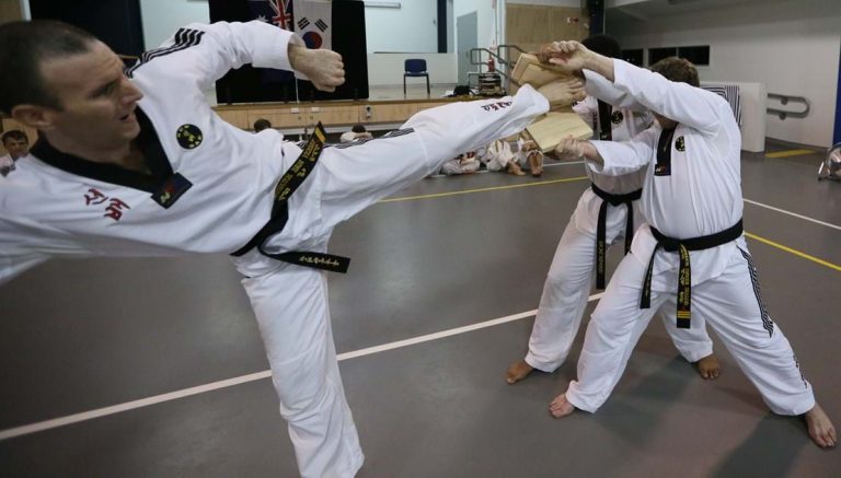 ben vickery board break kick sun bae taekwondo brisbane 01 wfasdzifeens 768x437
